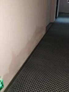 酒店走廊漏水